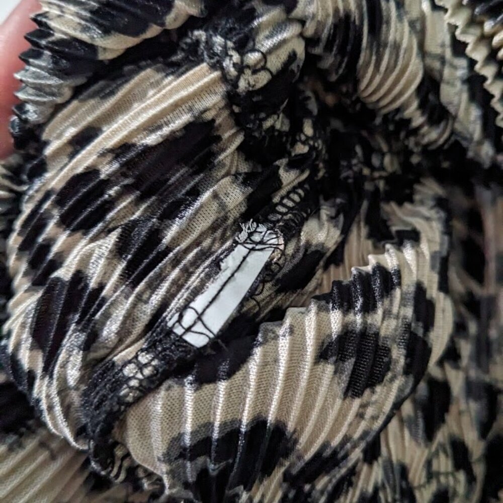 Zara | Leopard Accordion Pleated Blouse - Picture 7 of 9